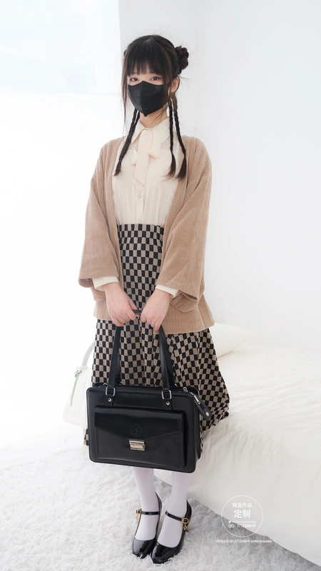 EX-007 见希w 民国制服 白丝 - 紧急企划